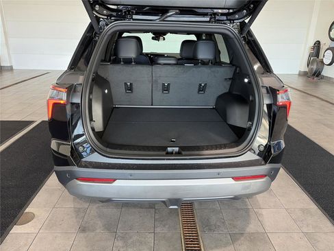 New 2026 Chevrolet Equinox LT w/ Convenience Package II FWD image 5