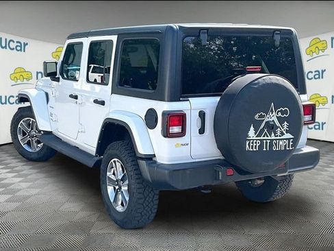 Used 2022 Jeep Wrangler Unlimited Sahara w/ Cold Weather Group AWD/4WD image 2