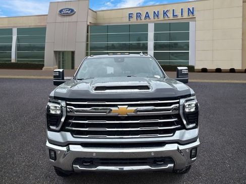 Used 2025 Chevrolet Silverado 2500 LTZ w/ LTZ Premium Package AWD/4WD image 2