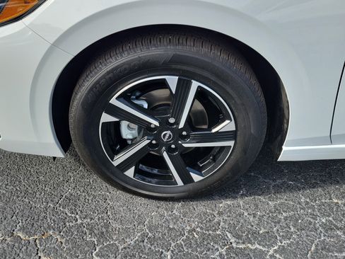 Used 2025 Nissan Sentra SV w/ Trunk Package image 4