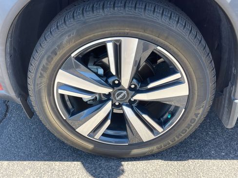 Used 2023 Nissan Rogue SL w/ SL Premium Package FWD image 24