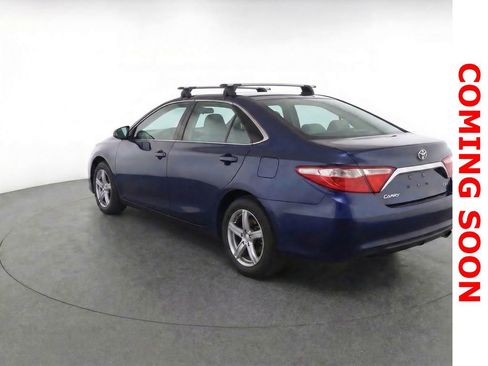 Used 2015 Toyota Camry LE image 4