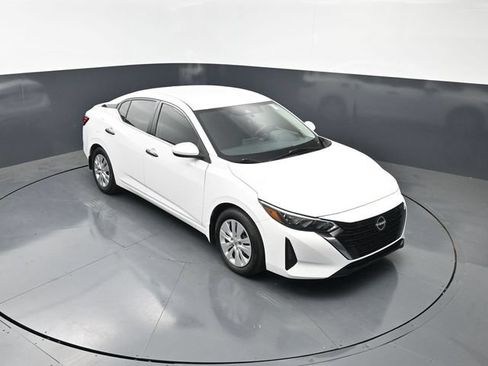 Used 2025 Nissan Sentra S FWD image 19