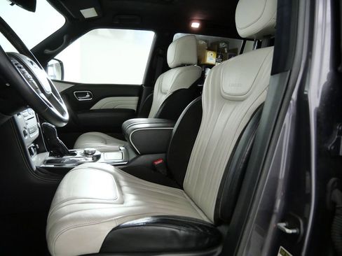 Used 2019 INFINITI QX80 Limited w/ All-Season Package AWD/4WD image 18