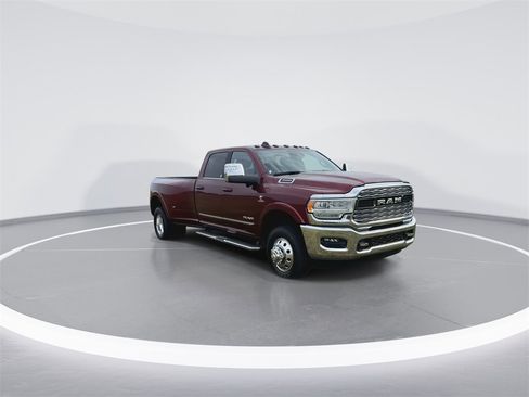 Used 2024 RAM 3500 Limited image 2