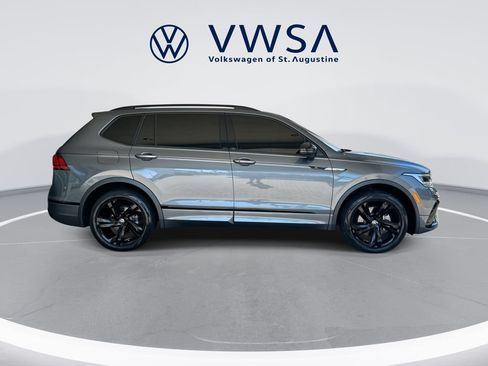 Certified 2024 Volkswagen Tiguan SE R-Line FWD image 9