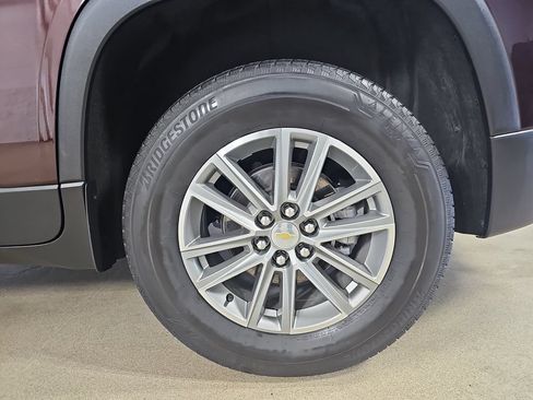 Certified 2023 Chevrolet Traverse LT FWD image 41