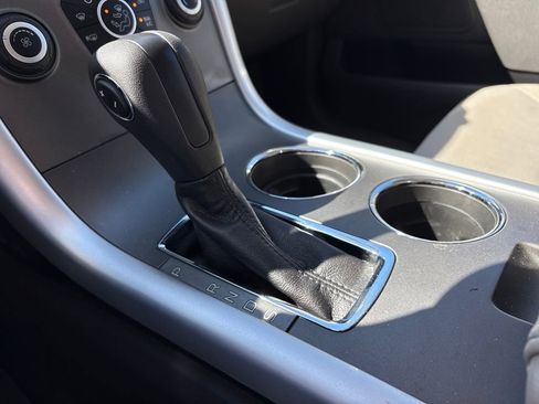 Used 2013 Ford Edge SE image 24