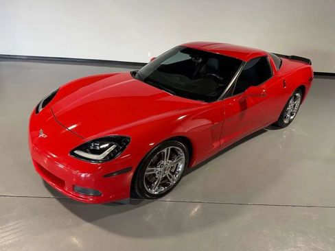 Used 2008 Chevrolet Corvette Coupe w/ Z51 Performance Package RWD image 7