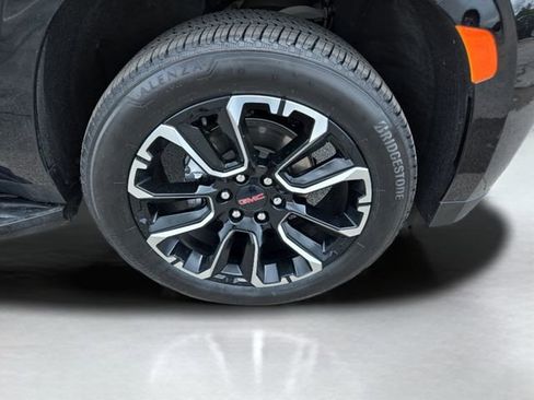 Used 2023 GMC Yukon SLT w/ SLT Premium Package AWD/4WD image 40