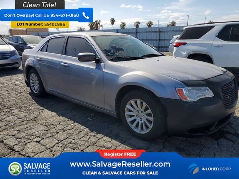 Used 2014 Chrysler 300 RWD image 5