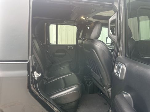 Used 2021 Jeep Gladiator Rubicon AWD/4WD image 13
