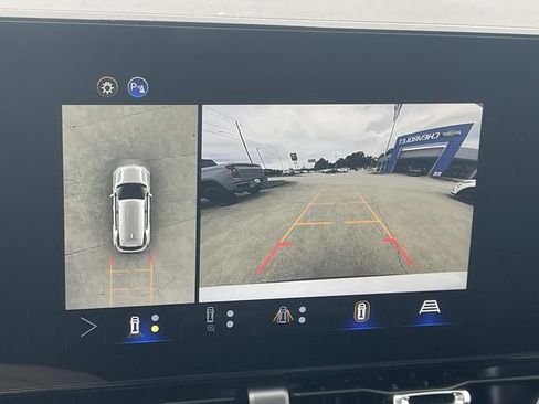 New 2026 Chevrolet Equinox LT w/ Safety and Technology Package FWD image 14