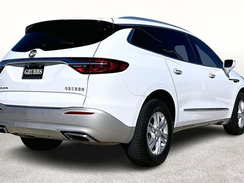 Used 2020 Buick Enclave Essence w/ Sound and Sites Package image 2
