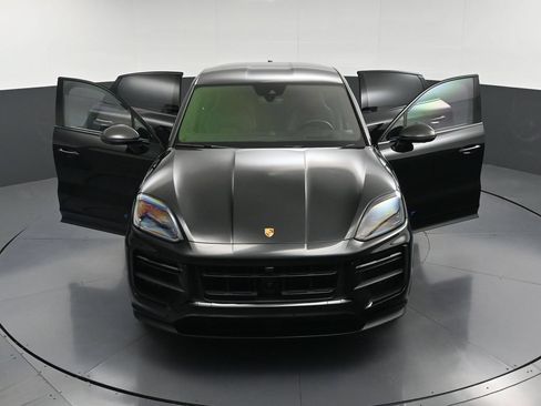 Used 2024 Porsche Cayenne Turbo GT AWD/4WD image 35