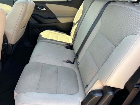 Used 2023 Chevrolet Traverse LS FWD image 17