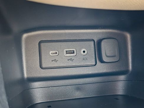 Used 2020 Chevrolet Equinox LS FWD image 23