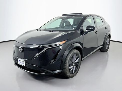 Used 2023 Nissan Ariya AWD image 3