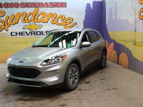 Used 2022 Ford Escape SEL image 2