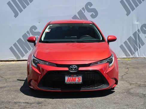 Used 2021 Toyota Corolla LE FWD image 2