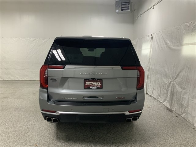 Used 2025 GMC Yukon XL Denali AWD/4WD image 4