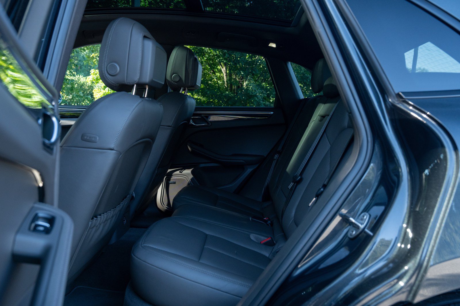 Certified 2026 Porsche Macan AWD/4WD image 33