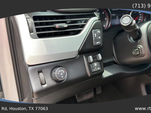 Used 2016 GMC Yukon XL SLT w/ Open Road Package RWD image 19