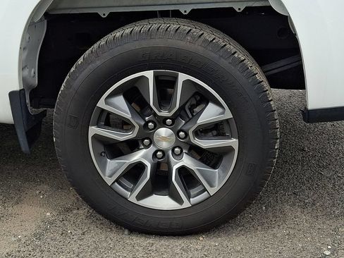 Used 2023 Chevrolet Silverado 1500 LT AWD/4WD image 31