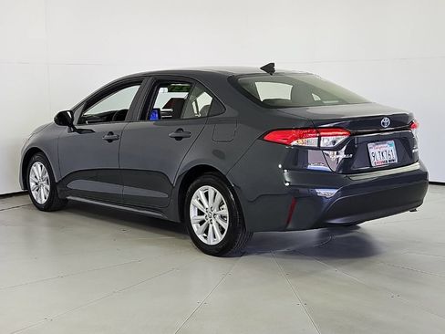 Used 2024 Toyota Corolla LE w/ LE Convenience Package FWD image 9