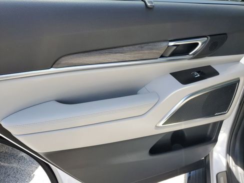 Used 2021 Kia Telluride SX w/ Towing Package FWD image 16