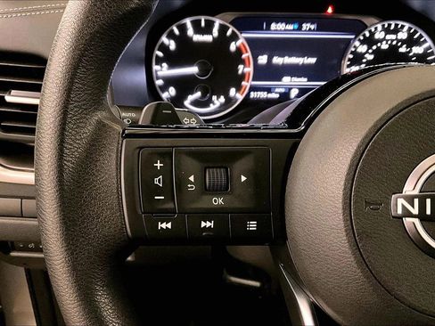 Used 2023 Nissan Rogue SV image 17