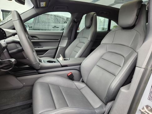 Used 2023 Porsche Taycan 4S image 10