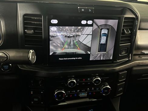 Used 2025 Ford F350 Lariat w/ Black Appearance Package image 20