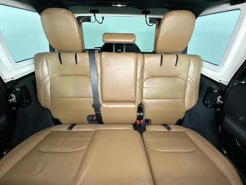 Used 2022 Jeep Wrangler Unlimited Sahara w/ Cold Weather Group AWD/4WD image 13
