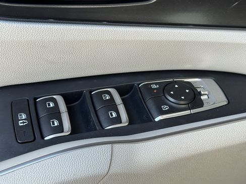 Used 2025 Kia Sorento S w/ Panoramic Sunroof Package FWD image 13
