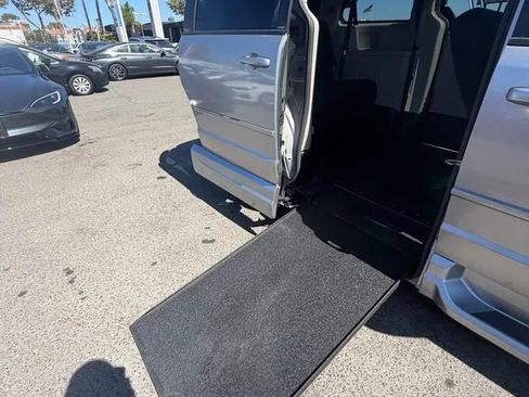 Used 2013 Dodge Grand Caravan SXT FWD image 5