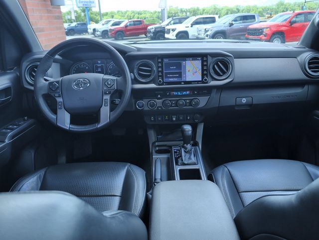 Used 2021 Toyota Tacoma TRD Off-Road w/ TRD Premium Off Road Package AWD/4WD image 15