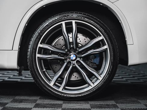 Used 2017 BMW X5 M image 13
