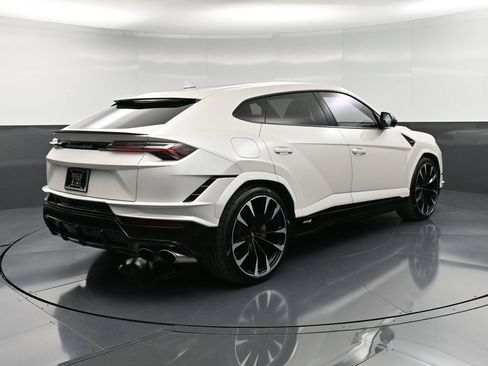 Used 2024 Lamborghini Urus S image 8