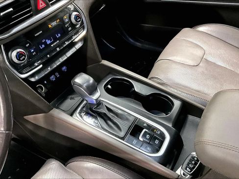 Used 2019 Hyundai Santa Fe FWD image 17