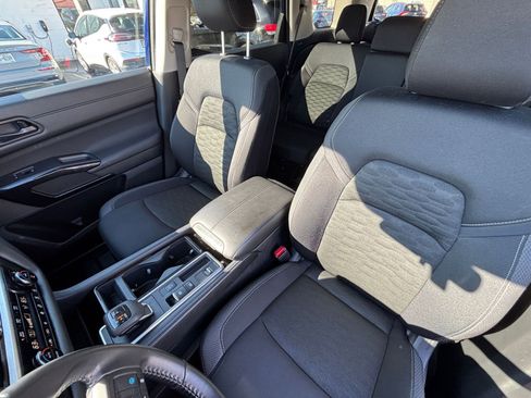 Used 2025 Nissan Pathfinder SV image 36