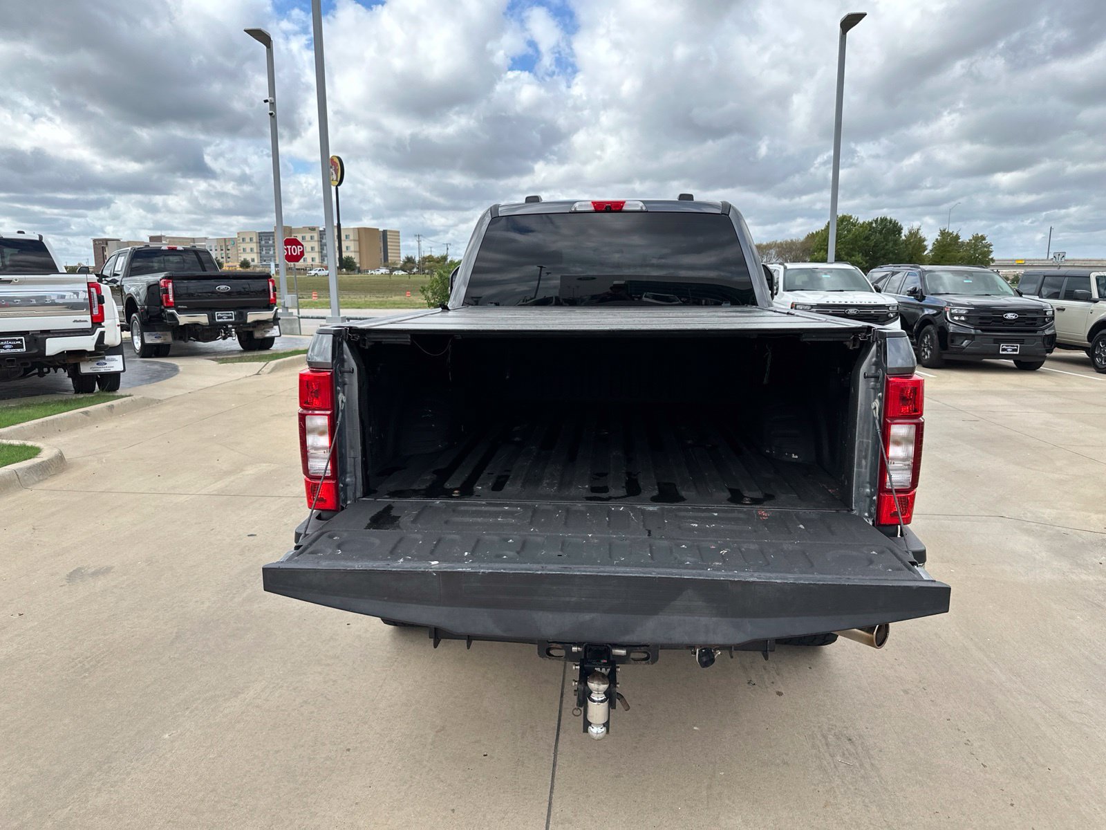 Used 2022 Ford F250 XLT w/ XLT Premium Package AWD/4WD image 5