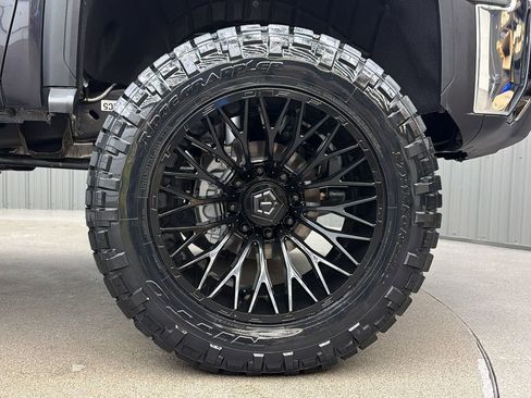 Used 2025 GMC Sierra 2500 SLE w/ SLE Value Package; image 10