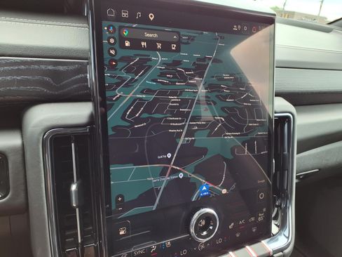 Used 2025 GMC Yukon AT4 Ultimate AWD/4WD image 5