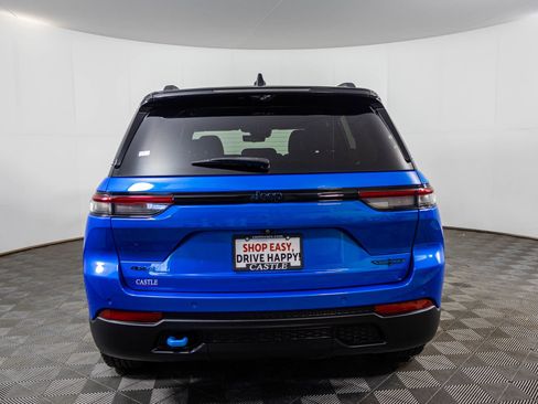 Used 2022 Jeep Grand Cherokee Trailhawk w/ Luxury Tech Group III AWD/4WD image 20
