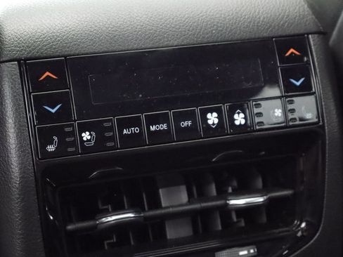 Used 2025 Jeep Grand Cherokee Summit AWD/4WD image 20