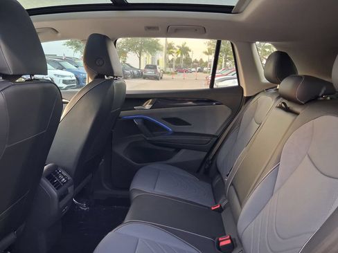 New 2026 Volkswagen Tiguan SE FWD image 5