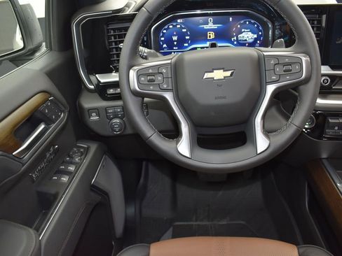 New 2025 Chevrolet Silverado 1500 High Country AWD/4WD image 34