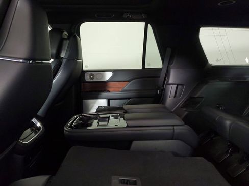 Used 2023 Lincoln Navigator Reserve AWD/4WD image 12