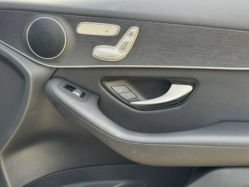 Used 2022 Mercedes-Benz GLC 300 4MATIC image 29